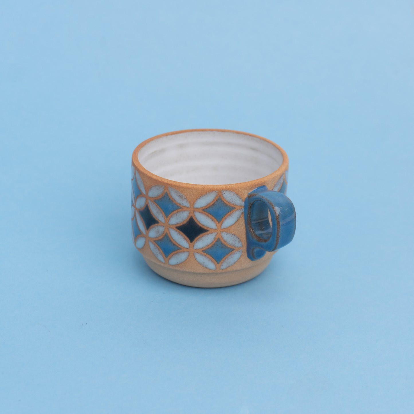 lily americano in blue