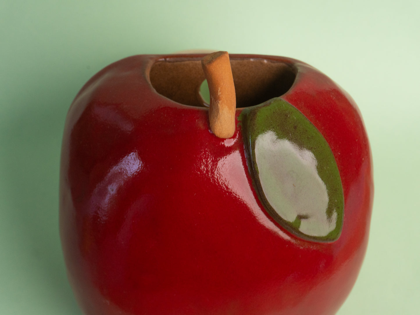 red apple wall planter