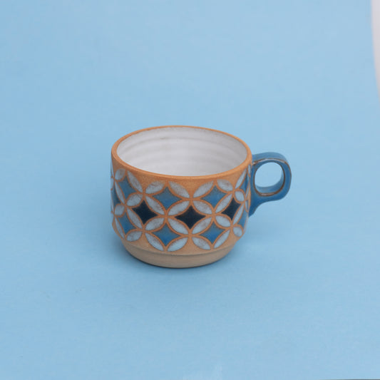 lily americano in blue