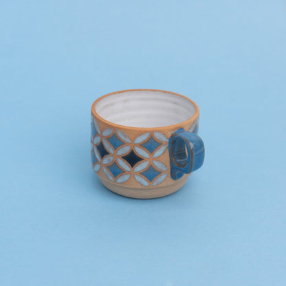 lily americano in blue